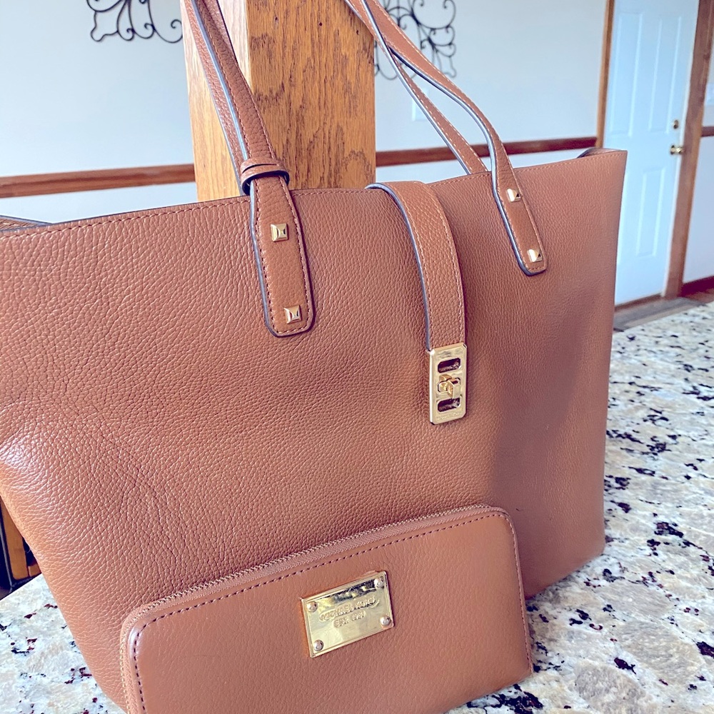 Michael Kors purse and matching wallet (authentic)